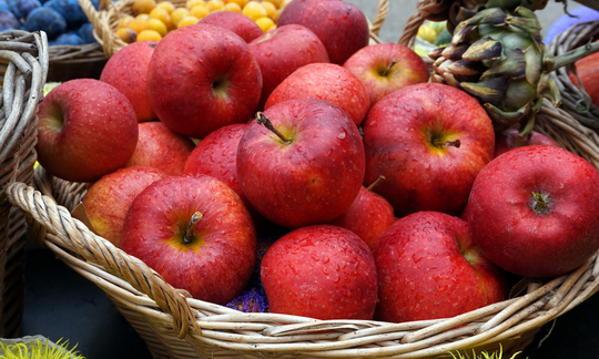 7 Good Reasons To Eat An Apple
